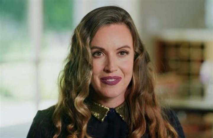 Unmasking The Truth Behind The Amanda Cancer Scammer