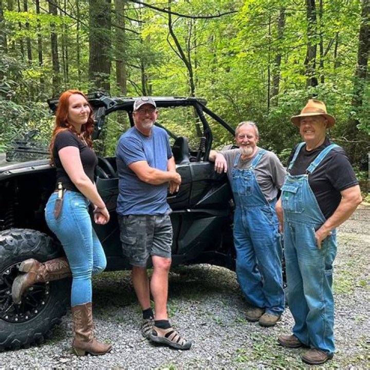A Deep Dive Into Amanda Moonshiners Husband: The Man Behind The Show