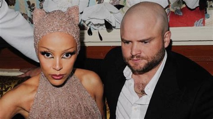 Unveiling Doja Cat's BF: The Man Behind The Music