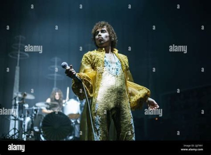 Experience The Energy Of Greta Van Fleet Live