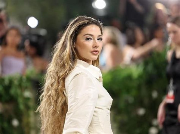 Discovering The Height Of Madelyn Cline: A Closer Look