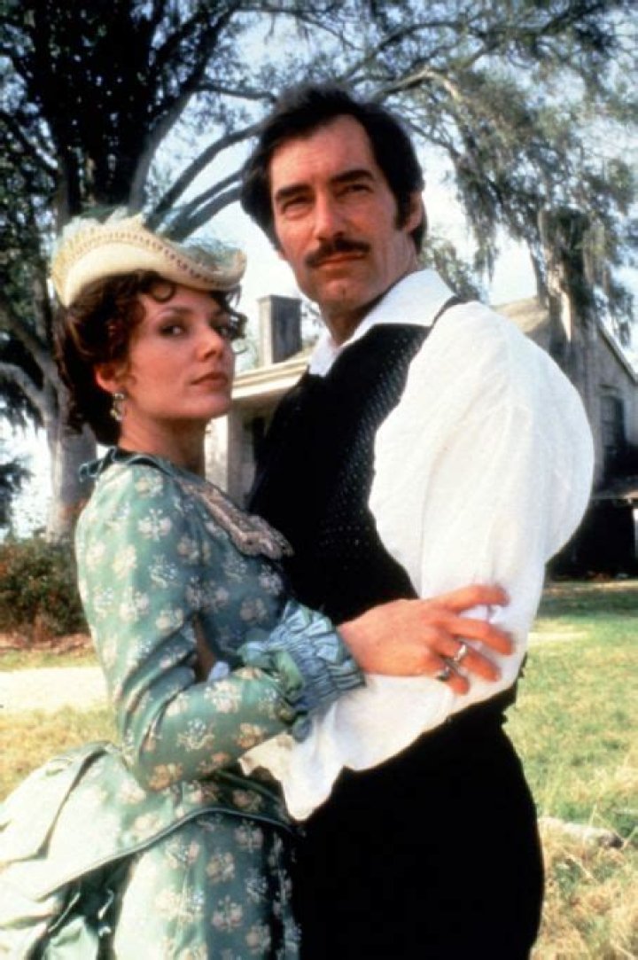 Exploring The Romantic Life Of Joanne Whalley: Who Is She Dating?