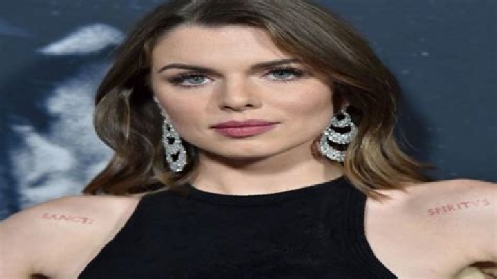 Julia Fox's Wealth Unveiled: Exploring Her Impressive Net Worth