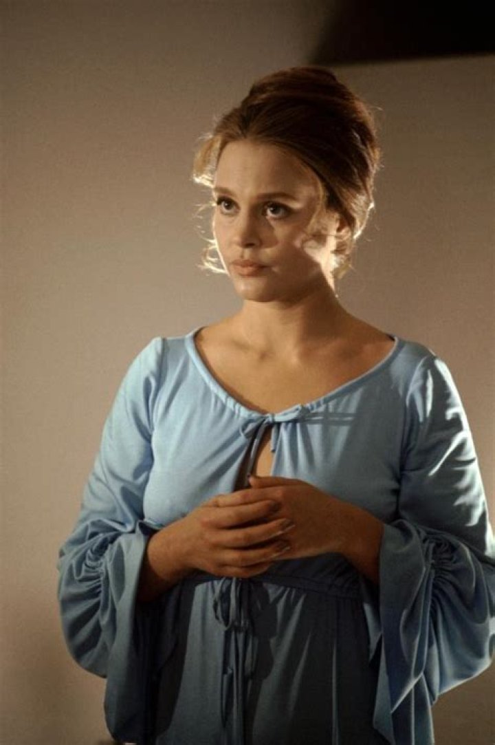 Unveiling The Life Of Leigh Taylor-Young's Mąż