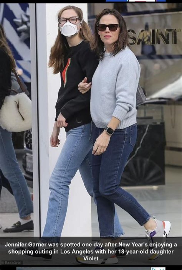 Violet Affleck: Embracing Safety And Style With A Mask